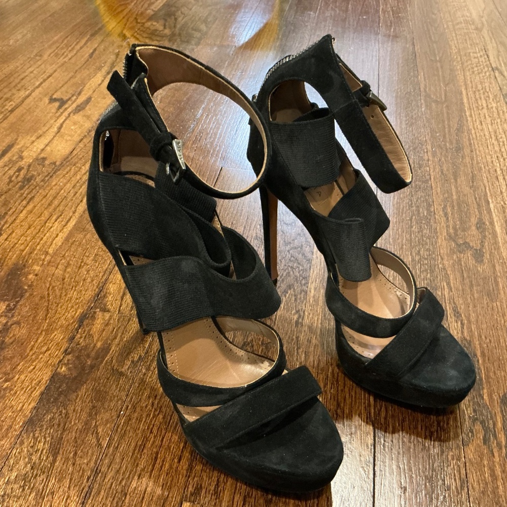 Alaia - Picture 2 of 3